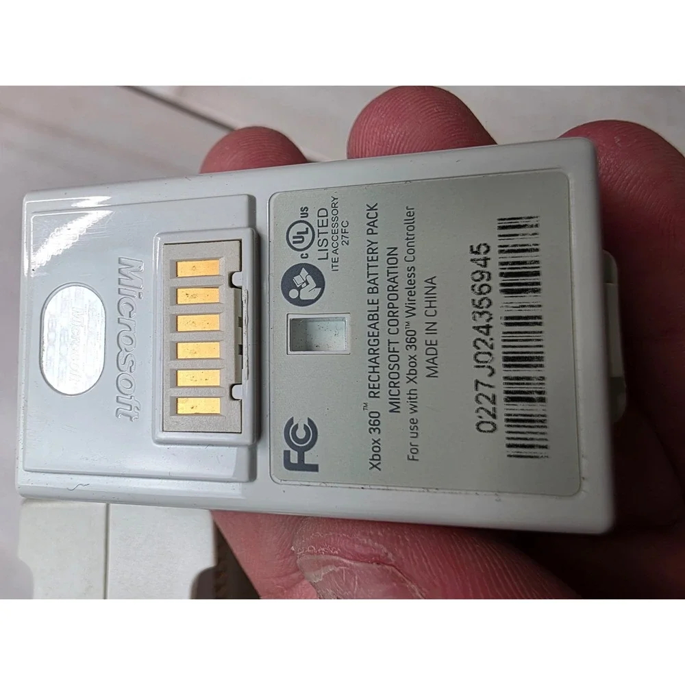 Microsoft Xbox 360 Quick Charge Kit White Charging Station & Battery Pack OEM B3